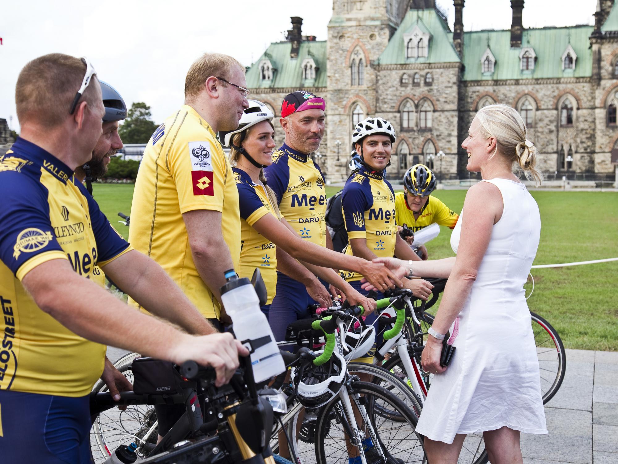 "Искренность местных просто поражала!": украинцы проехали 10 тысяч километров по Канаде и США и побывали в 430 городах